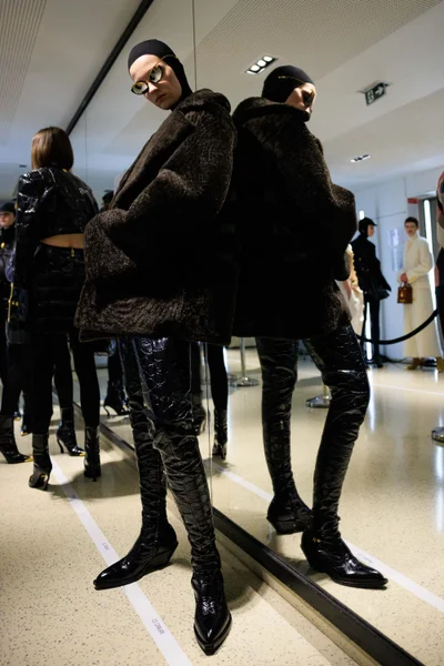 Look 13
